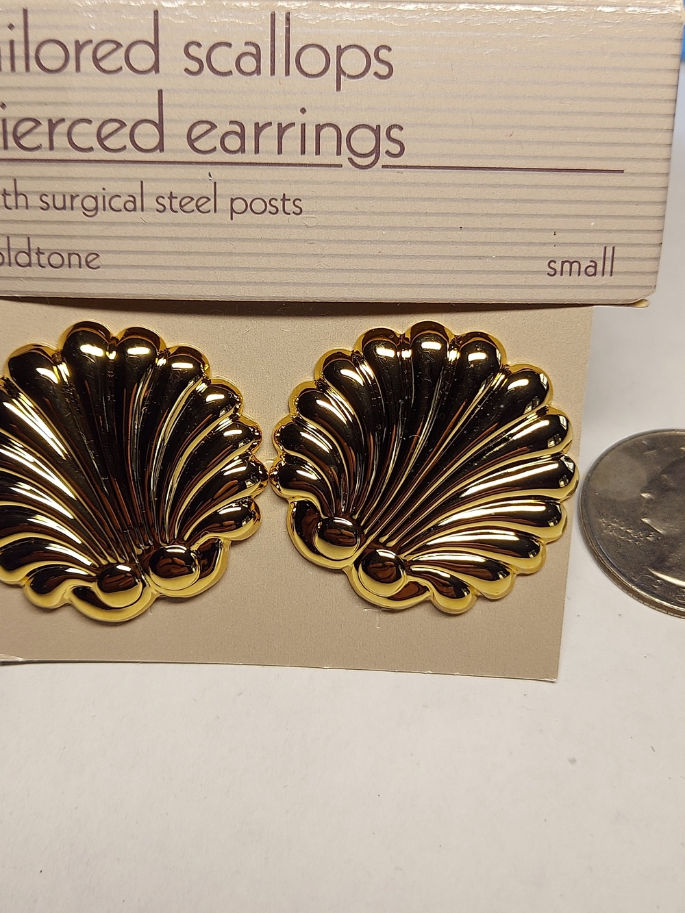 Vintage Avon  Tailored Scallops Goldtone Stud Earrings